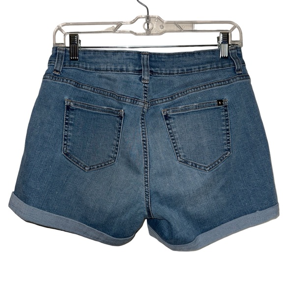 💙 Jennifer Lopez Distressed Shorts - Picture 2 of 8